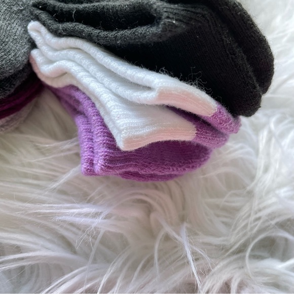 NWT FILA LADIES NO SHOW SOCKS SIZE 6-10 - Picture 3 of 8